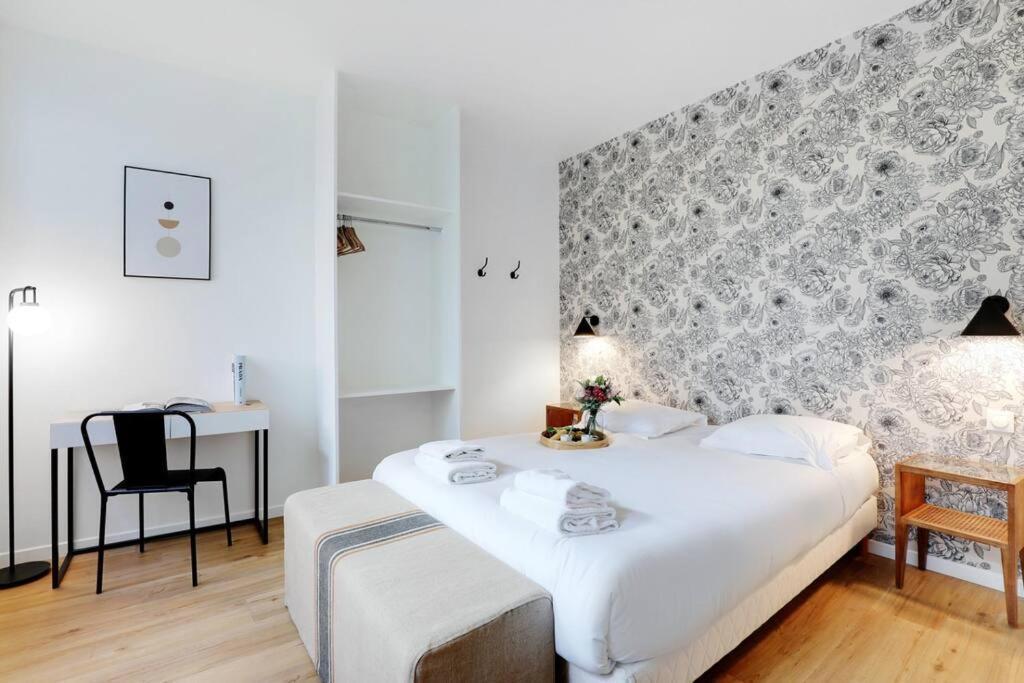 Charming Appartements For 4 People - Le Marais Париж Екстериор снимка